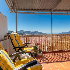 https://marlo-een-townhouse-met-adembenemend-uitzicht-op-zee-en-bergen.1costadelsol.com